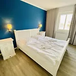 Haus Drei Schwestern, Traumzeit